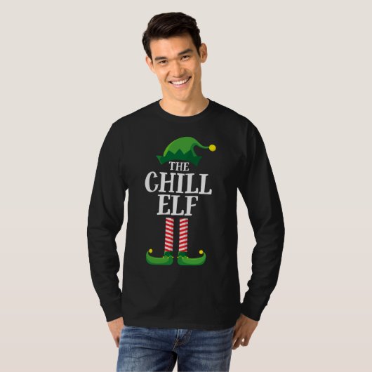 Chill Elf Matching Familienweihnachtliches Party T-Shirt (Vorne ganz)