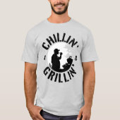 Chillin’ & Grillin’ Schwarze Briefmarke T-Shirt (Vorderseite)