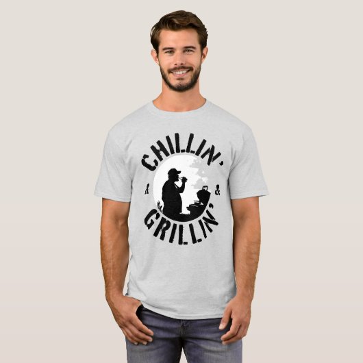 Chillin’ & Grillin’ Schwarze Briefmarke T-Shirt (Vorne ganz)