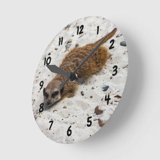 Chillin' Meerkat Clock Runde Wanduhr (Winkel)