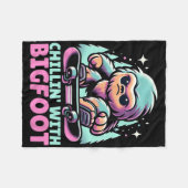 Chillin" mit Bigfoot Alpiner Wintersportort Snowbo Fleecedecke (Vorderseite (Horizontal))