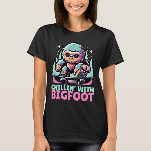 Chillin" mit Bigfoot Alpiner Wintersportort Snowbo T-Shirt (Vorderseite)