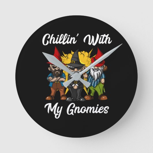 Chillin mit meinen Gnomen Funny Garden Gnomes Runde Wanduhr (Vorderseite)