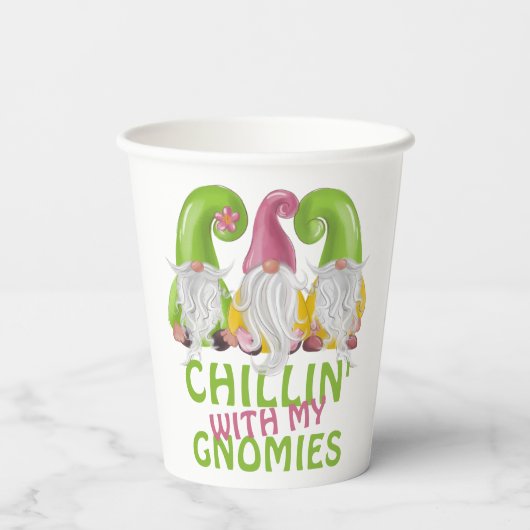 Chillin mit meinen Gnomen gewinnt Spaß Pappbecher (Rückseite)
