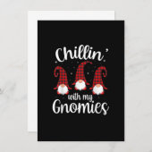 Chillin' mit meinen Gnomies Buffalo Red Kariert Ch Einladung (Vorne/Hinten)