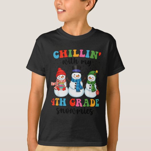 Chillin With My 4th Grade Snowmies Christmas Teach T-Shirt (Vorderseite)