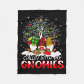 Chillin With My Gnomies Funny Christmas Family Fri Fleecedecke (Vorderseite)