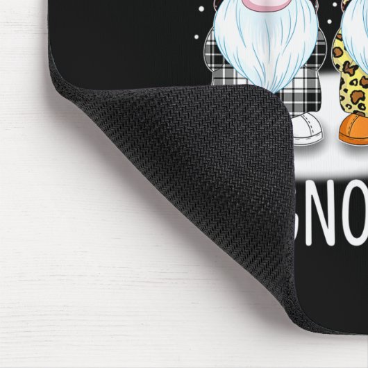 Chilling With My Gnomies Funny Group Of Gnomes Chr Mousepad (Ecke)