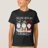 Chilling With My Gnomies Funny Group Of Gnomes Chr T-Shirt (Vorderseite)
