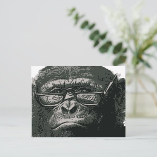 Chimp Reading Postkarte (Stehend Vorderseite)