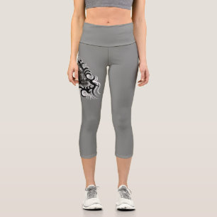 China Dragon im Tattoostil Capri Leggings