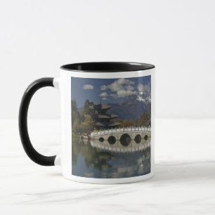 CHINA, Provinz Yunnan, Lijiang. Altstadt Lijiang Tasse