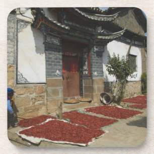 CHINA, Provinz Yunnan, Tianshengying. Trocknen Untersetzer