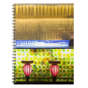 China, Shanghai. Bar in der Xin Tian Di Bar 2 Notizblock