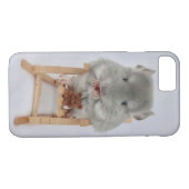 Chinchilla-Baby sitzend mit Teddybär Case-Mate iPhone Hülle (Rückseite (Horizontal))