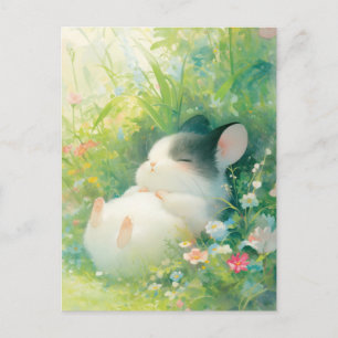 Chinchilla schläft auf einer sonnigen Wildblumenwi Postkarte