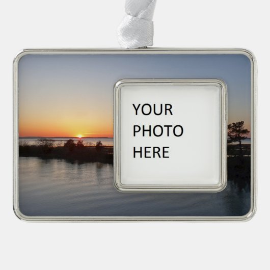 Chincoteague Sunset I Virginia Landschaft Rahmen-Ornament Silber (Vorderseite)