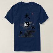 Chinesische Kung Fu Mountain Scene Calligraphy T-Shirt (Design vorne)