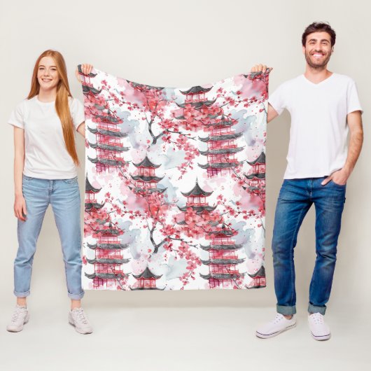 Chinesische Pagode mit Kirschblüten (2) Fleecedecke (Beispiel)