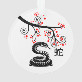 Chinesische Schlange und rote Blüten Ornament