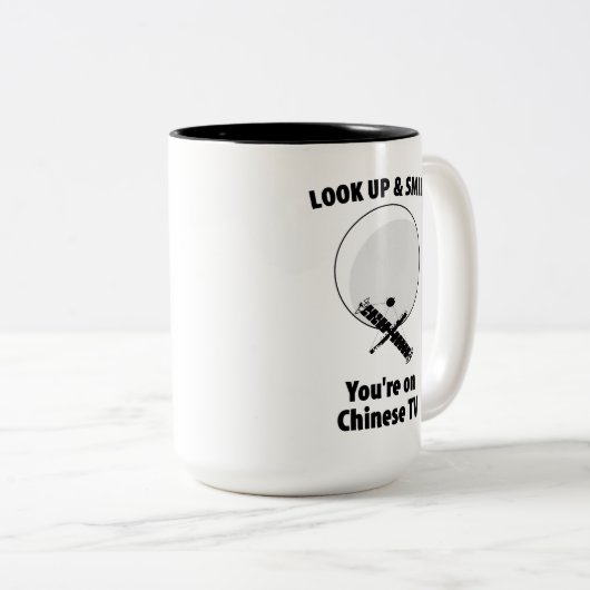 Chinesischer Ballon schaut hoch und lächelt Zweifarbige Tasse (VorderseiteRechts)