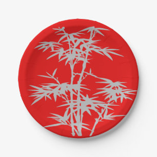 Chinesischer Bambus auf rotem chinesischem Pappteller
