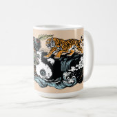 Chinesischer Drache gegen Tiger-Kaffee-Tasse Kaffeetasse (VorderseiteRechts)