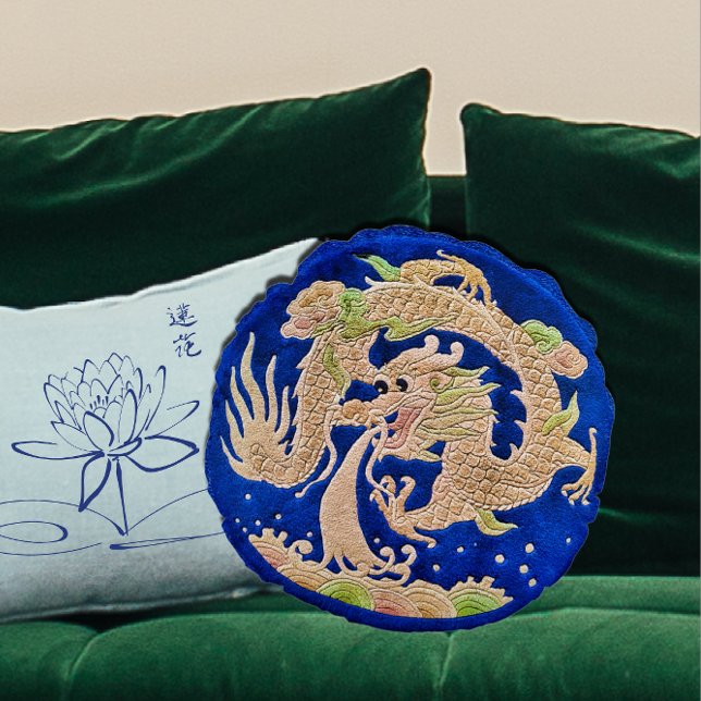 Chinesischer Drache über Cobalt Blue Round Throw K Rundes Kissen (Von Creator hochgeladen)