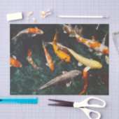 Chinesischer Fisch schwimmt im Wasser Seidenpapier (Handwerk)