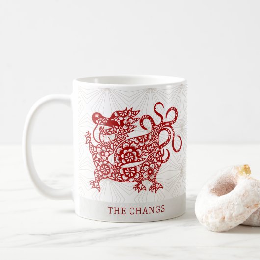 Chinesischer New Year Lunar Dragon personalisierte Kaffeetasse (Mit Donut)