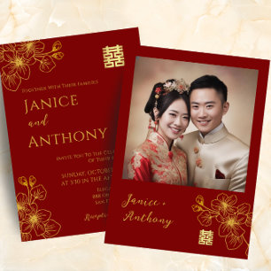 Chinesisches Hochzeitsfoto eines Paares in florale Einladung