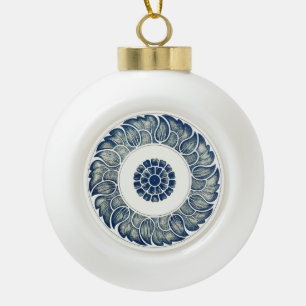 Chinesisches Medaillon: Indigoblaue Chinoiserie Keramik Kugel-Ornament