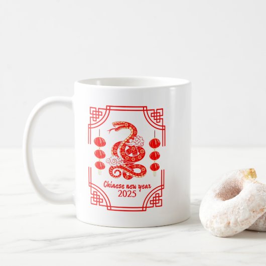 Chinesisches Neujahr 2025 Die Snake Lantern Ecken Kaffeetasse (Mit Donut)