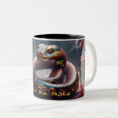 Chinesisches Neujahr der Schlange Zodiac Geburtsta Zweifarbige Tasse (VorderseiteRechts)