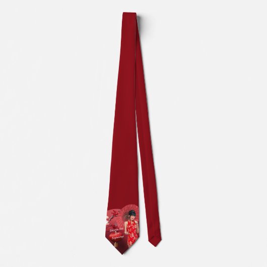 Chinesisches Neujahrsmädchen mit einem roten Regen Krawatte (Vorderseite)