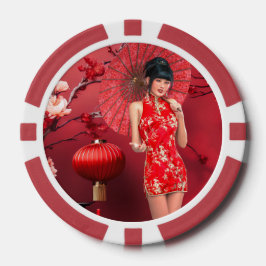 Chinesisches Neujahrsmädchen mit einem roten Regen Pokerchips