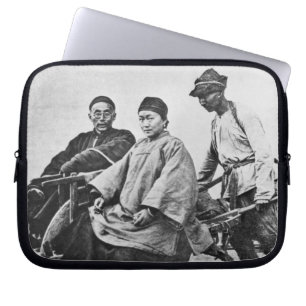 Chinesisches Rickshaw, c.1870 (b/w Foto) Laptopschutzhülle