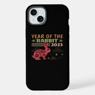 Chinesisches Sternzeichen Jahr des Hasen 2023 iPhone 15 Plus Hülle