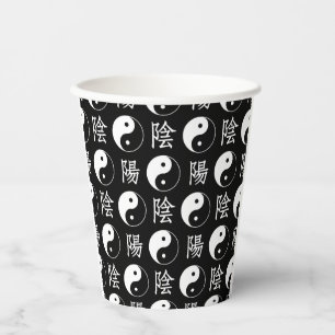 Chinesisches Textmuster für das Black Yinyang-Symb Pappbecher