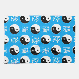 Chinesisches Yinyang-Muster mit blauem Hintergrund Geschirrtuch