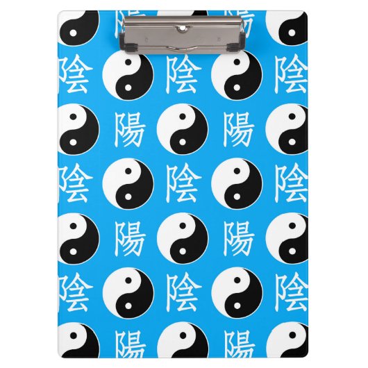Chinesisches Yinyang-Muster mit blauem Hintergrund Klemmbrett (Vorderseite)