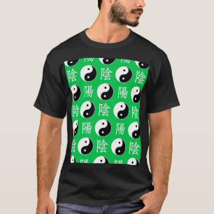 Chinesisches Yinyang-Muster mit grünem Hintergrund T-Shirt