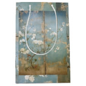 Chinoiserie Antiqued Blue Panels & Cherry Trees Mittlere Geschenktüte (Vorderseite)