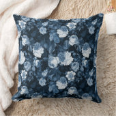 Chinoiserie blaues antikes Redouté-Rose-Muster Kissen (Decke)