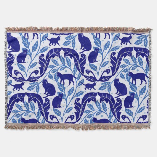 Chinoiserie Blue Black Cat-Whimsical Decke (Vorderseite)