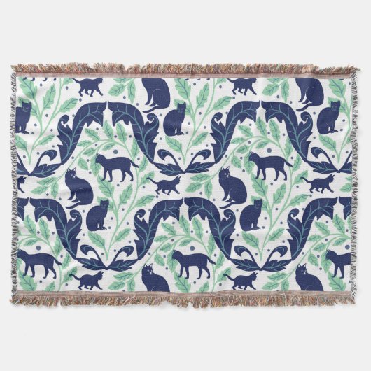 Chinoiserie Blue Mint Black Cat-Whimsical Decke (Vorderseite)