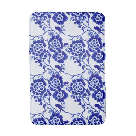 Chinoiserie Blue und White Bird Floral Hampton Badematte (Vorderseite Vertikal)