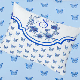 Chinoiserie Blue White Butterfly Rose Monogram Dekokissen
