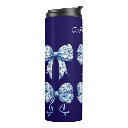 Chinoiserie Bow Coquette Thermosbecher (Nach links gedreht)