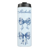 Chinoiserie Bow Coquette Thermosbecher (Vorderseite)